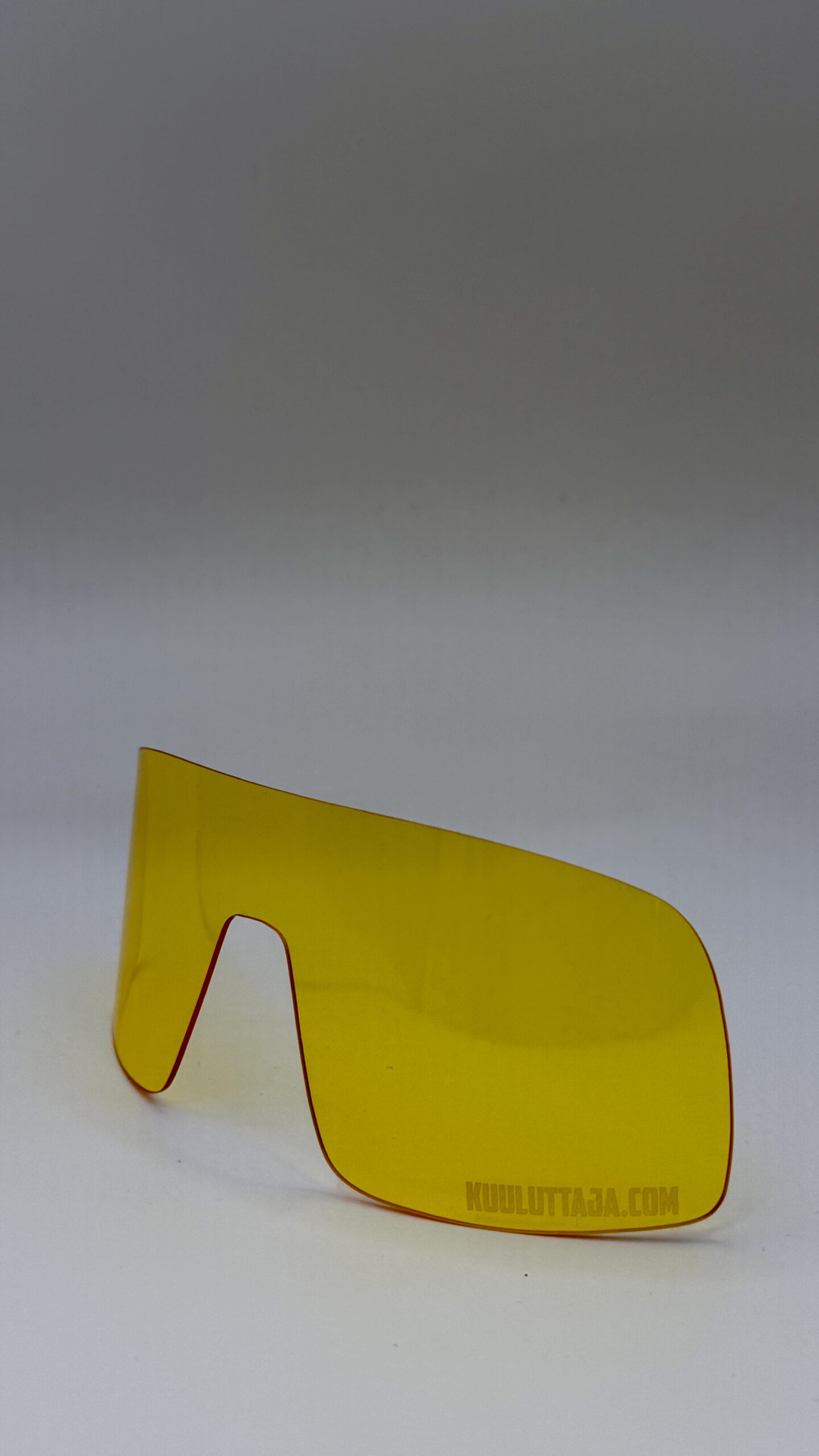 Keltainen ekstralinssi Kuuluttajalaseihin